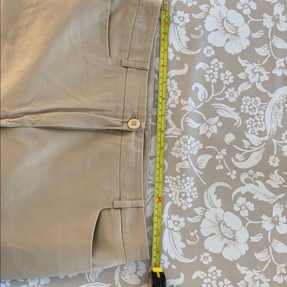 Women's Tan shorts - Picture 5 of 5